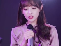 小姐姐翻唱爱情海,小姐姐倾情翻唱，唤醒心中浪漫记忆